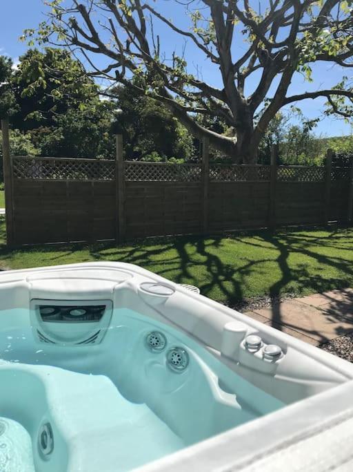 The Nookery Villa Winscombe ภายนอก รูปภาพ